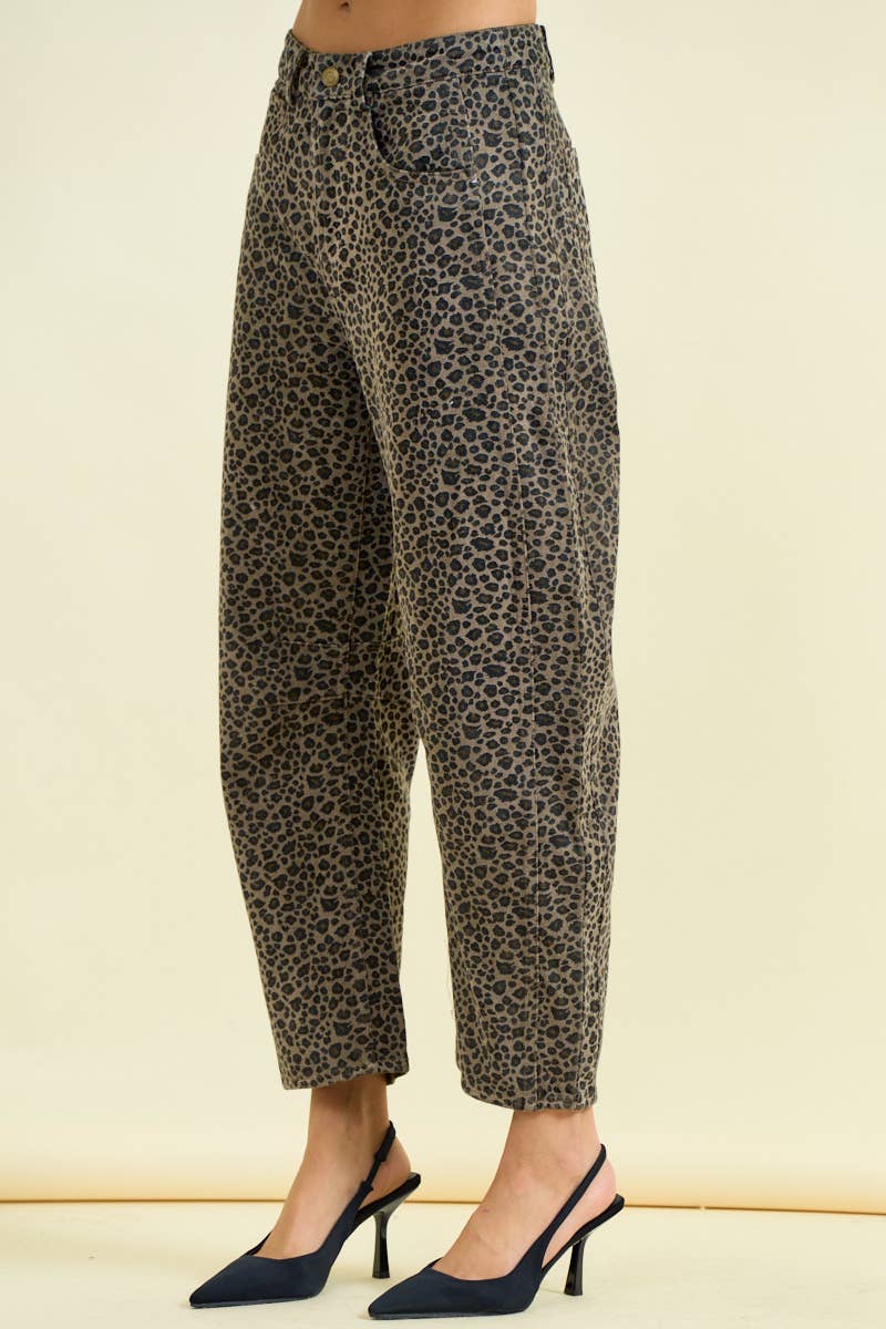 BARREL LEG LEOPARD PRINT JEANS