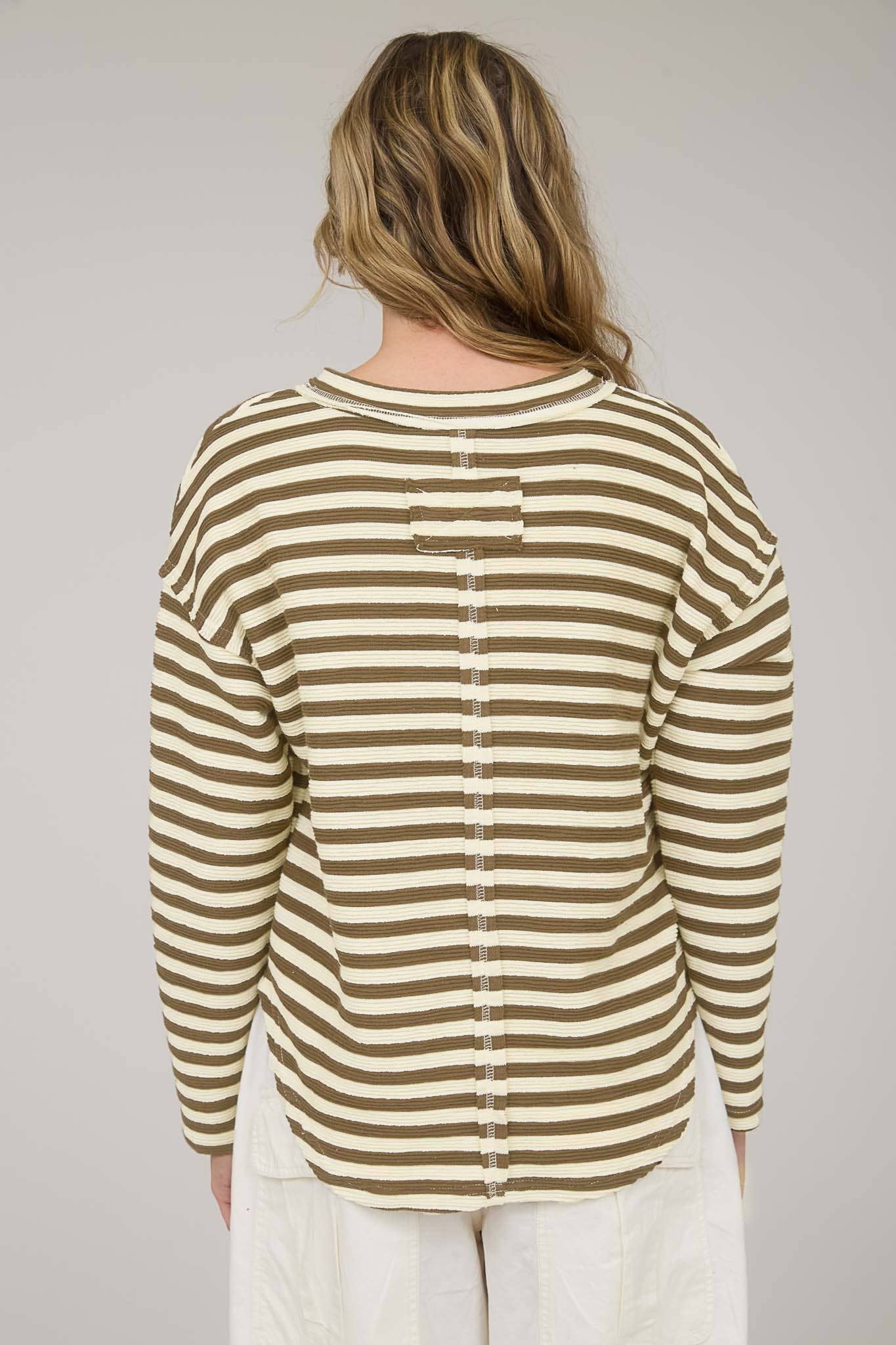 TEXTURED STRIPE SPLIT NECK LONG SLEEVE KNIT TOP