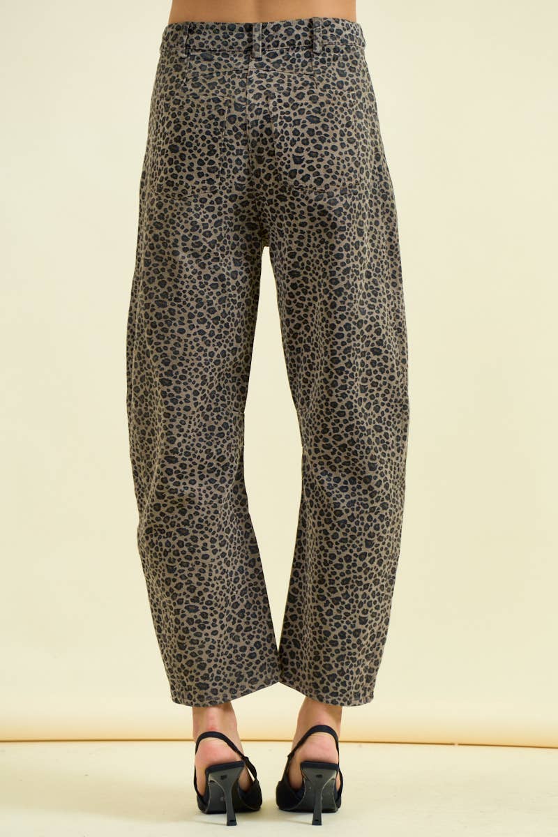 BARREL LEG LEOPARD PRINT JEANS