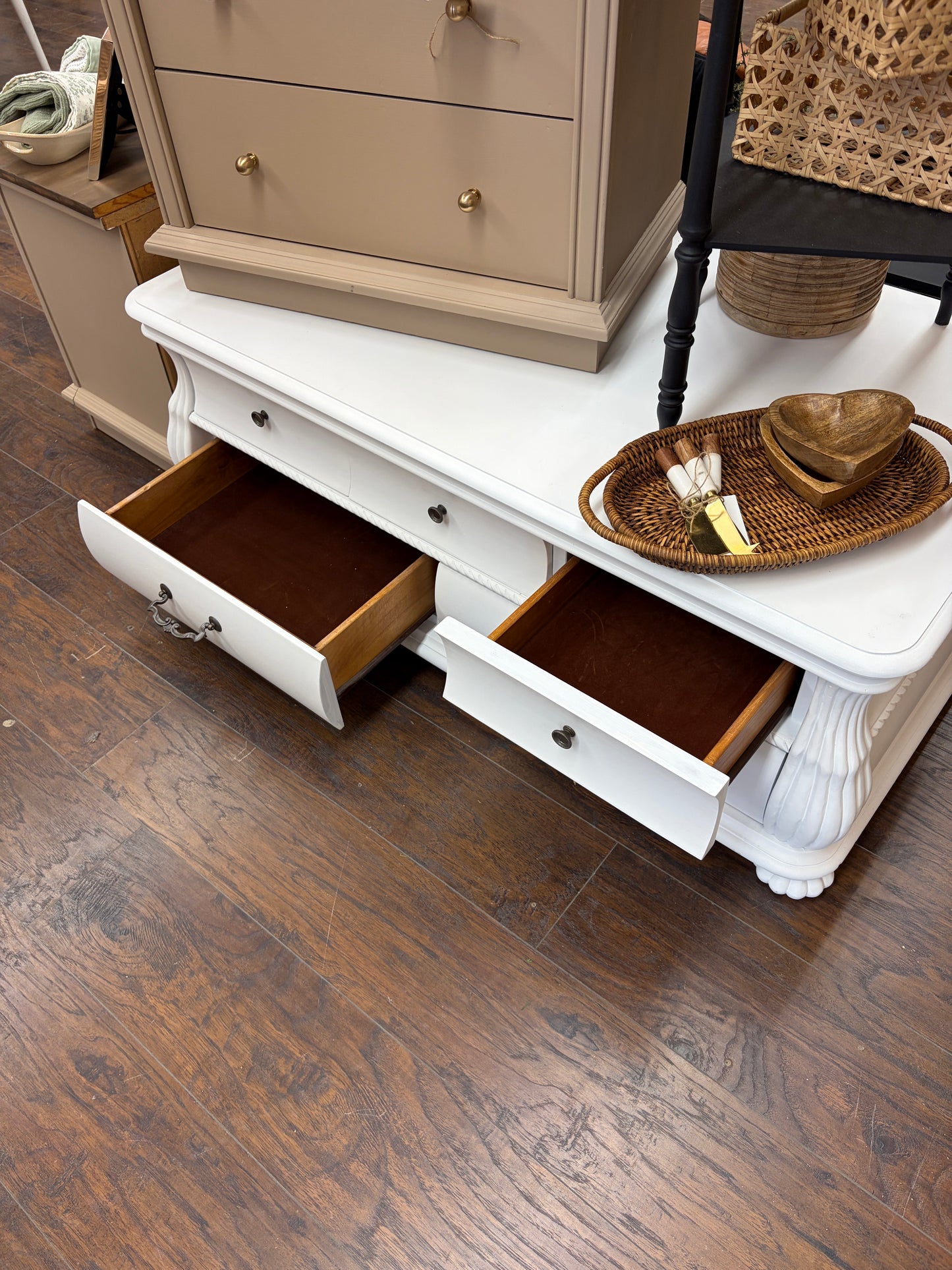 Nikki Coffee Table