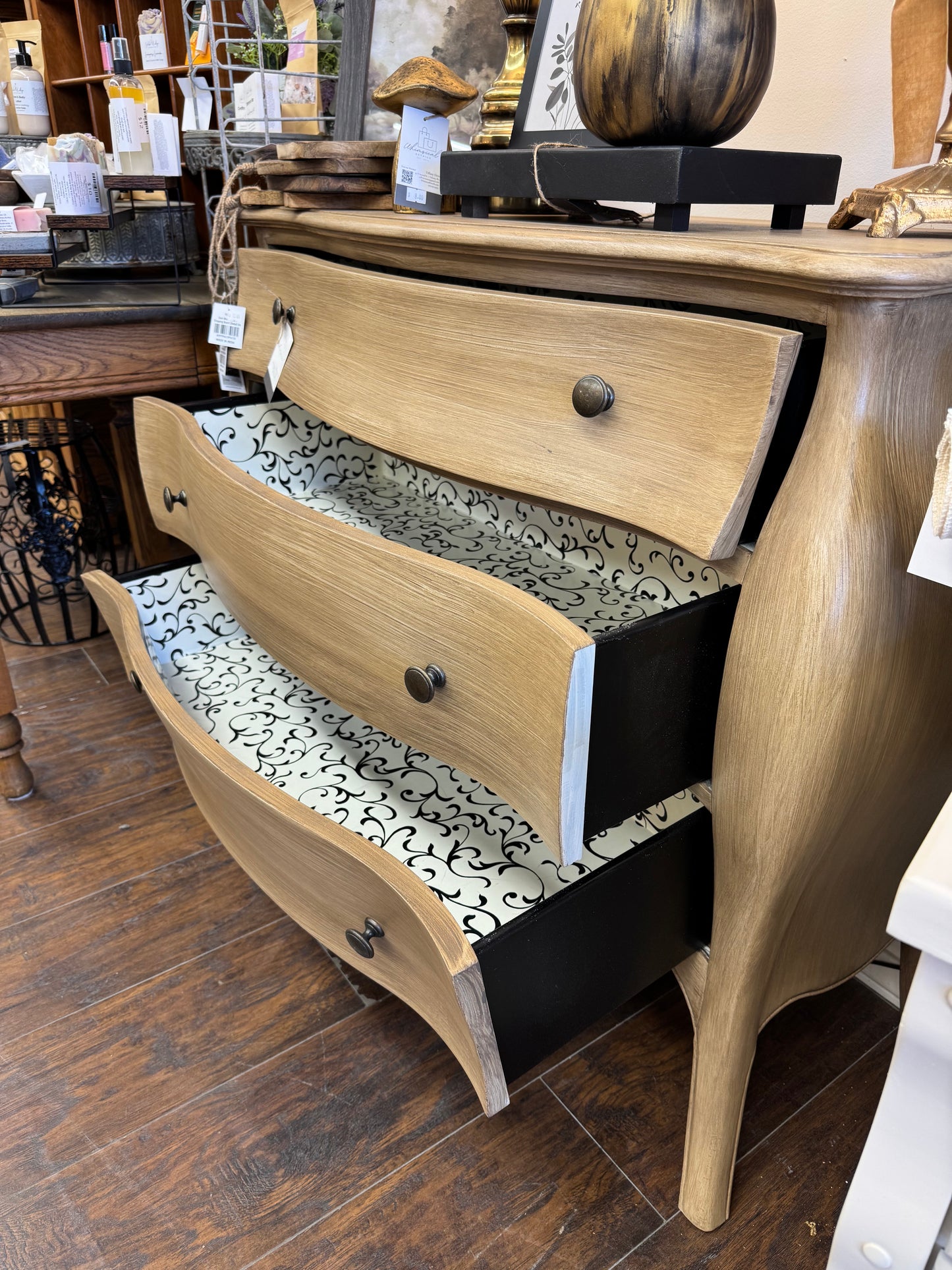 Holland Dresser