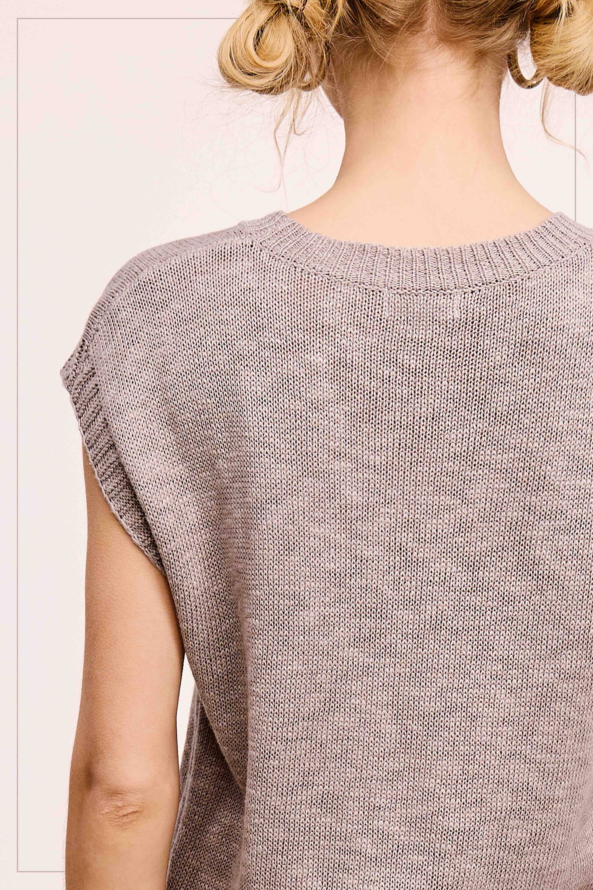 Loose Fit Sleeveless Ribbed Knit Crew Neck Top - Whimsical Details - ["Milk","sweater Tank","tank","tank top"]