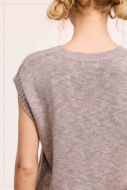 Loose Fit Sleeveless Ribbed Knit Crew Neck Top - Whimsical Details - ["Milk","sweater Tank","tank","tank top"]