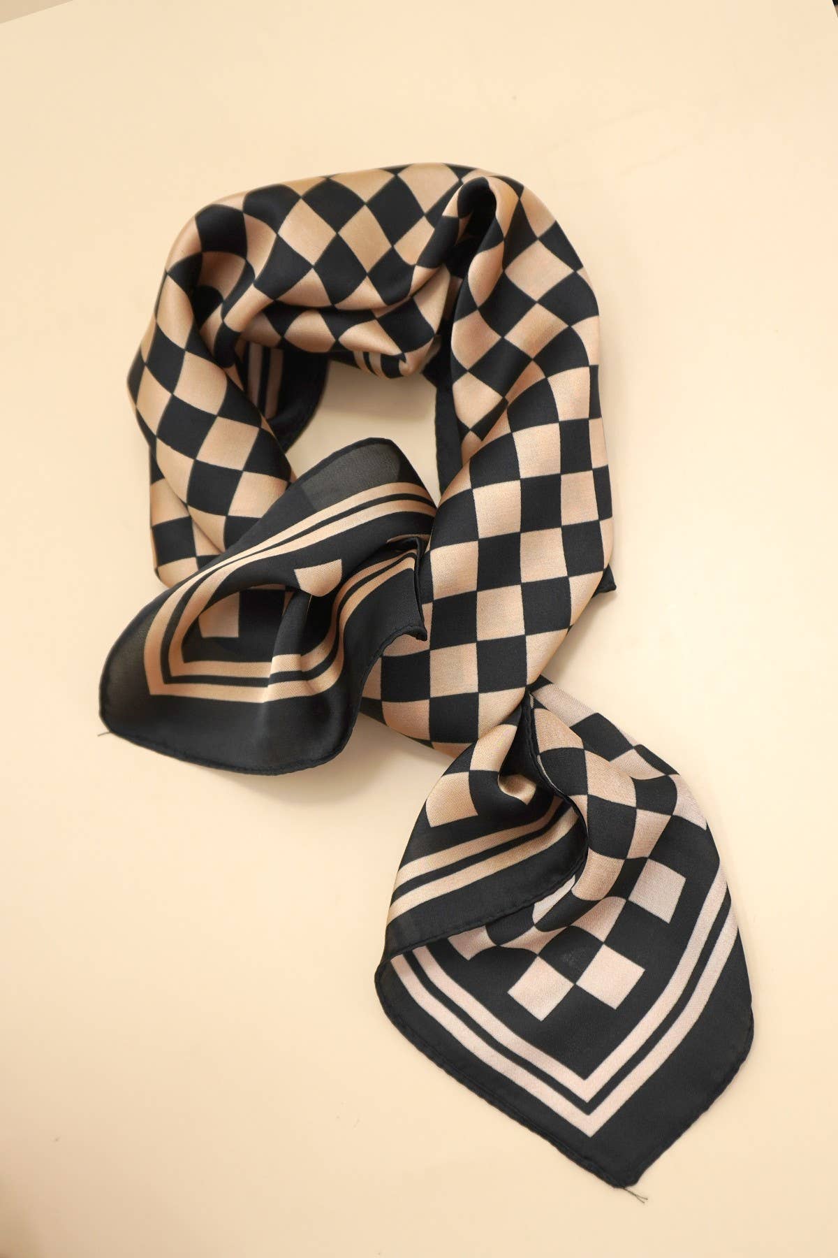 Large Checkered Print Silky Scarf