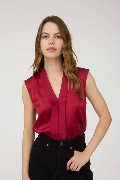 SATIN COLLARED SLEEVELESS BLOUSE