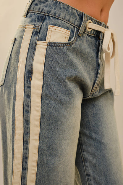 Contrast Panel and Pocket Wide Denim Jeans