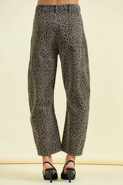 BARREL LEG LEOPARD PRINT JEANS