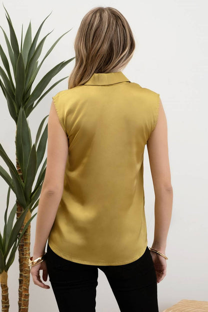 SATIN COLLARED SLEEVELESS BLOUSE