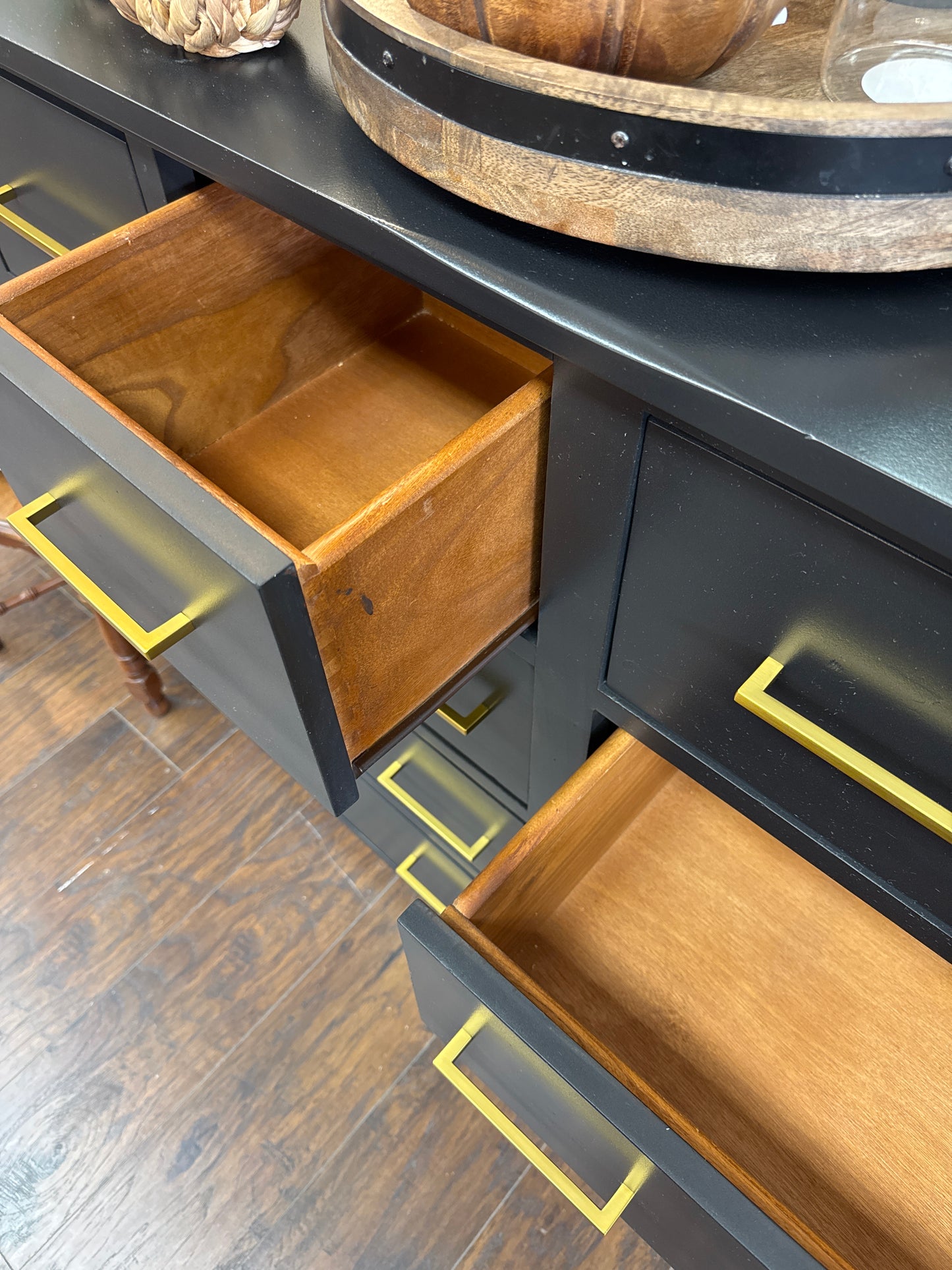 Howard Long Dresser