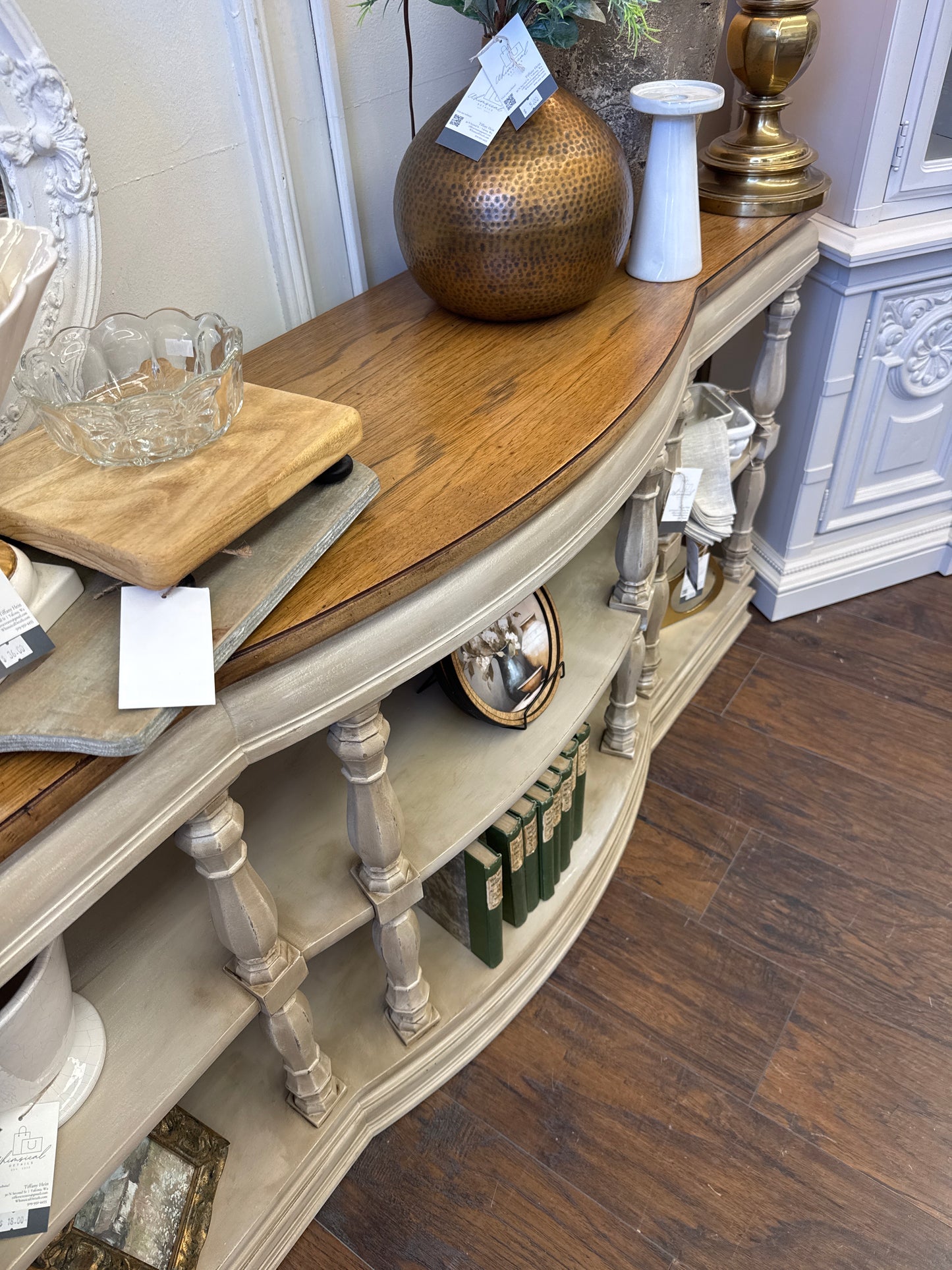 Marissa Buffett Entry Table