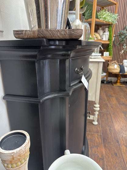 Eldon Entry Cabinet