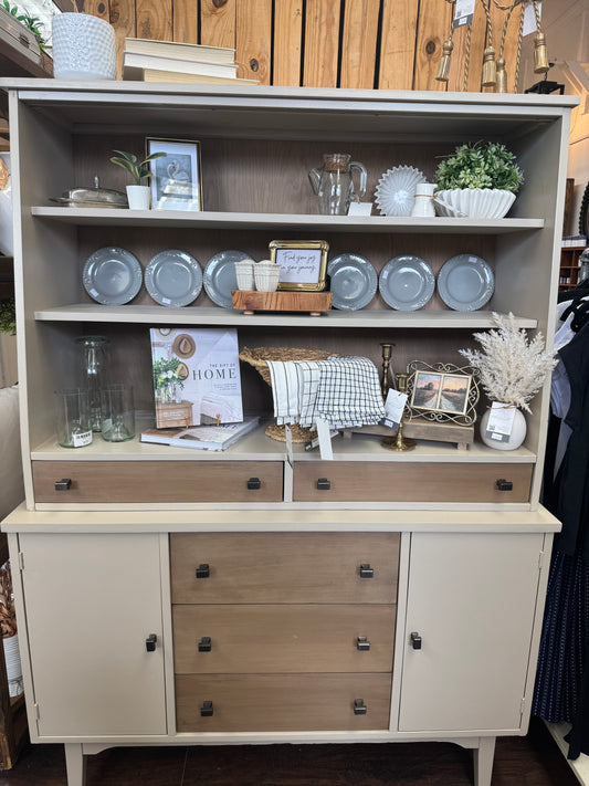 Primrose Cocoa Hutch