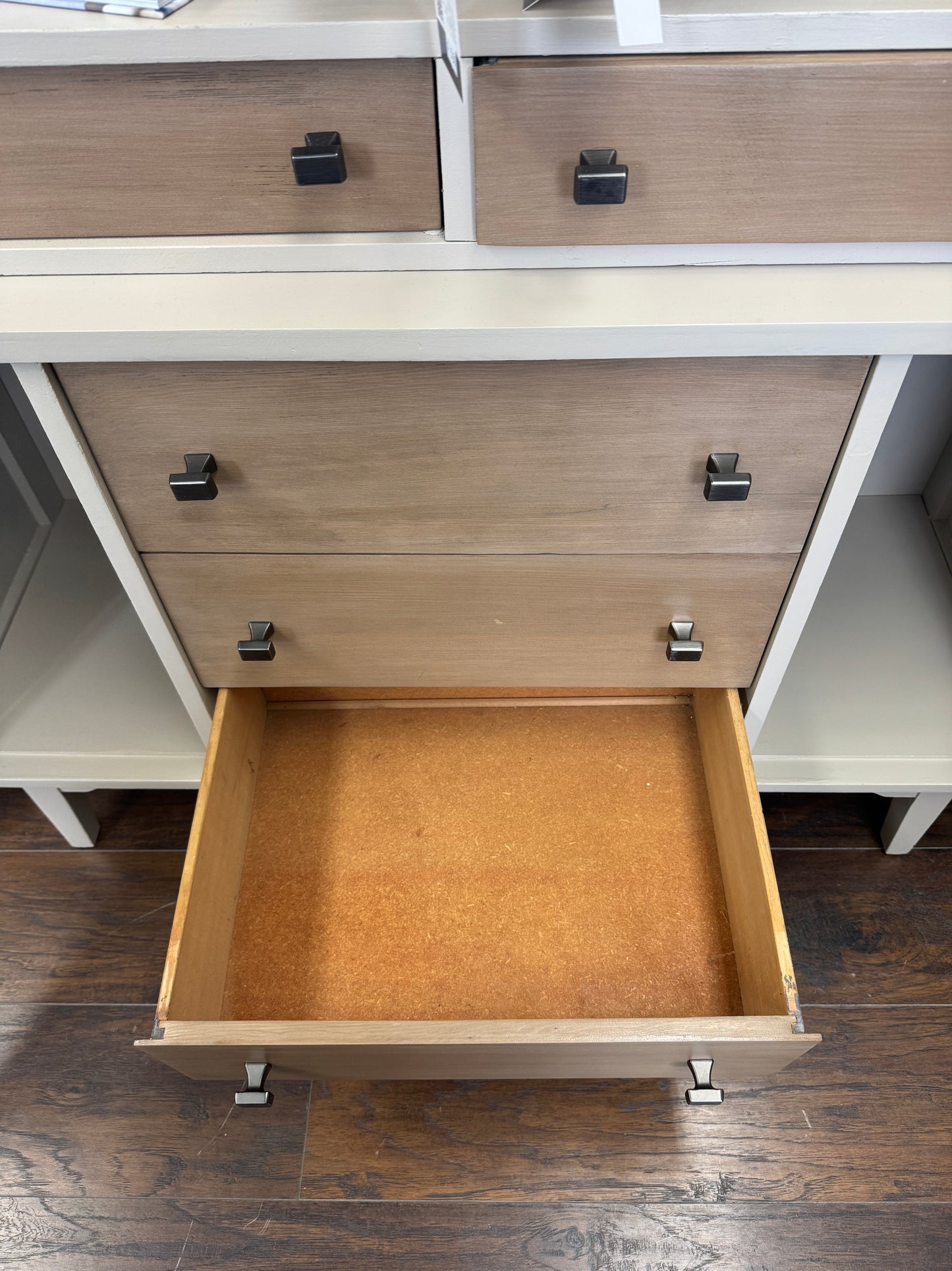 Primrose Cocoa Hutch
