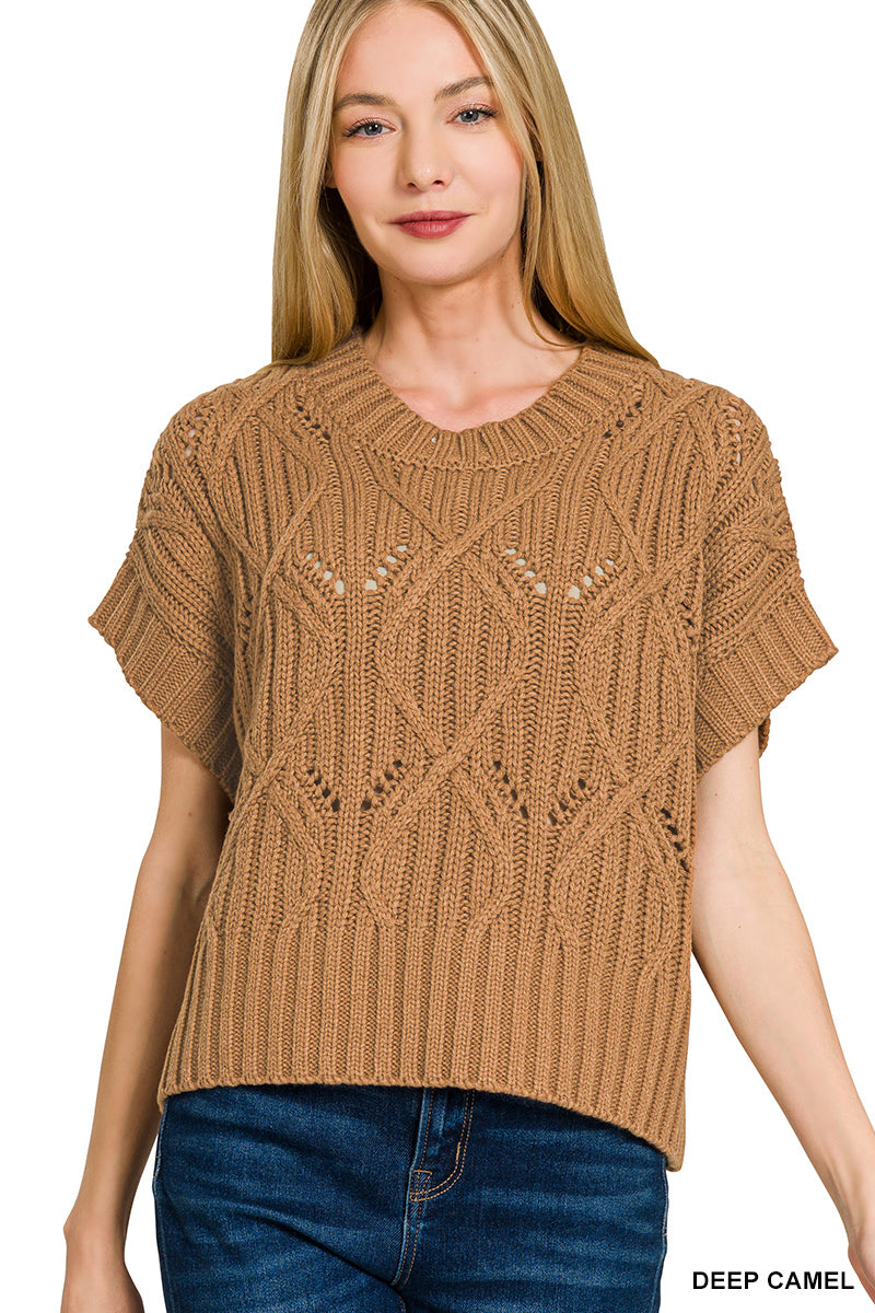 Cable knit short sleeve sweater