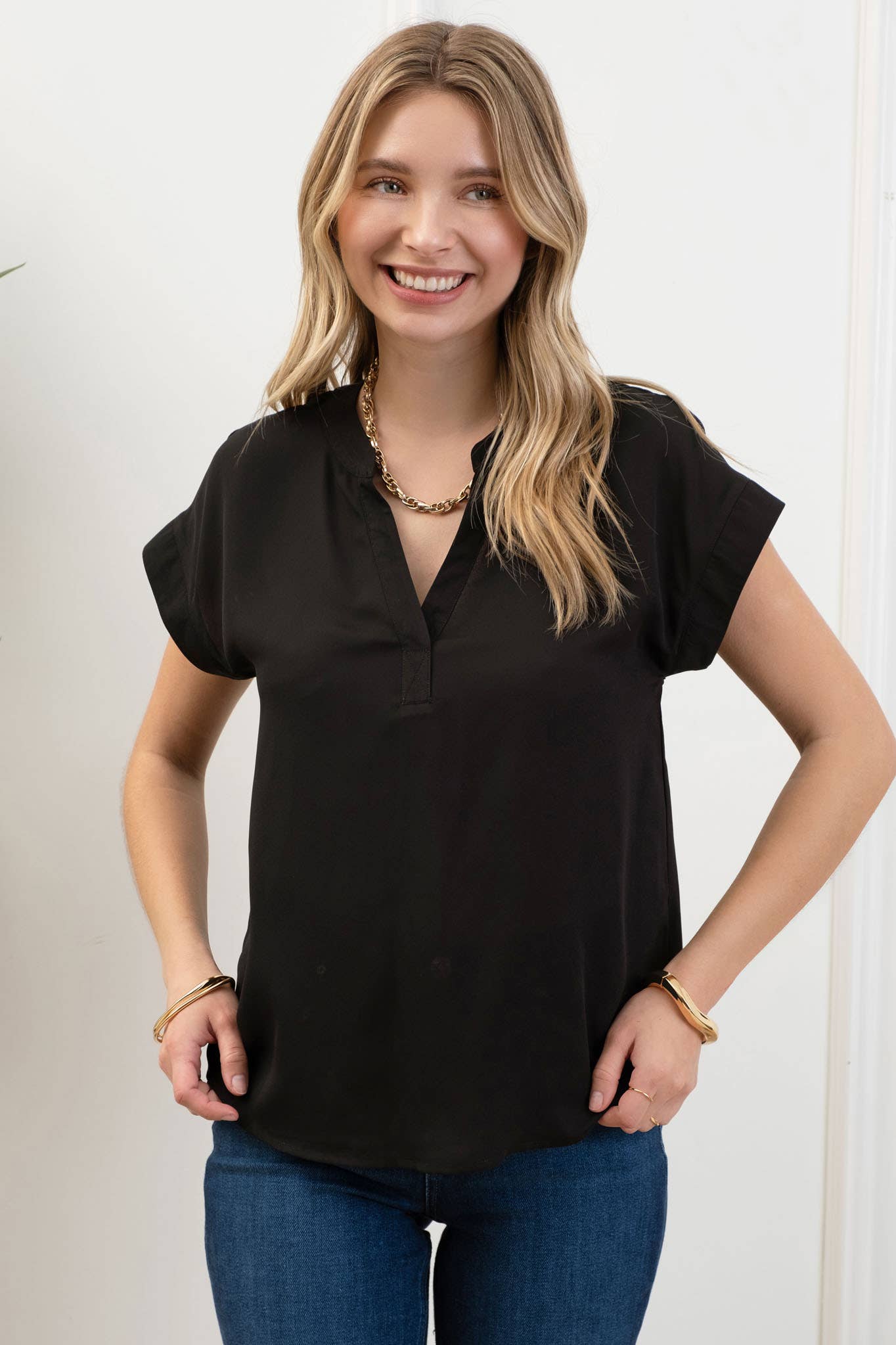 V NECK SHORT SLEEVE TOP - Whimsical Details