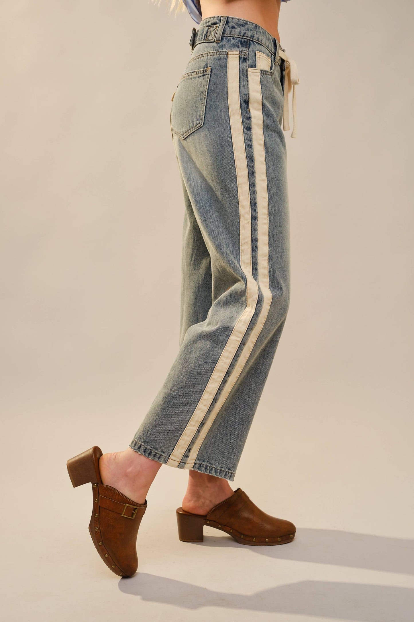 Contrast Panel and Pocket Wide Denim Jeans