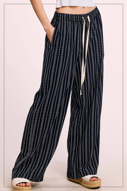 Patterned Design Relaxed Fit Pants With Pockets
